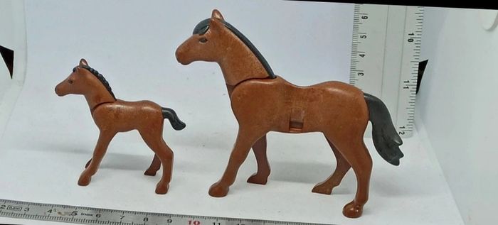Poulain avec cheval marron crinière noire playmobil - photo numéro 2