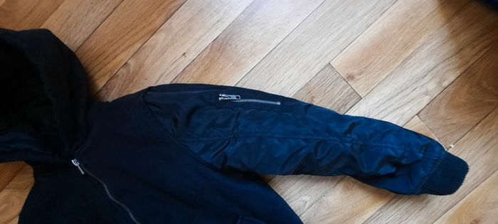 Blouson noir a capuche 10 ans - photo numéro 5
