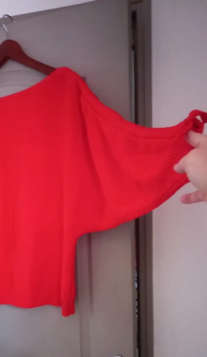 Pull rouge - photo numéro 3