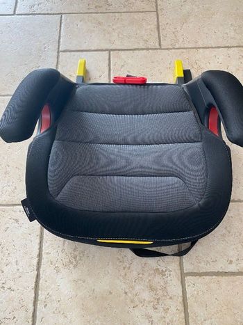 Réhausseur peg perego ISOFIX