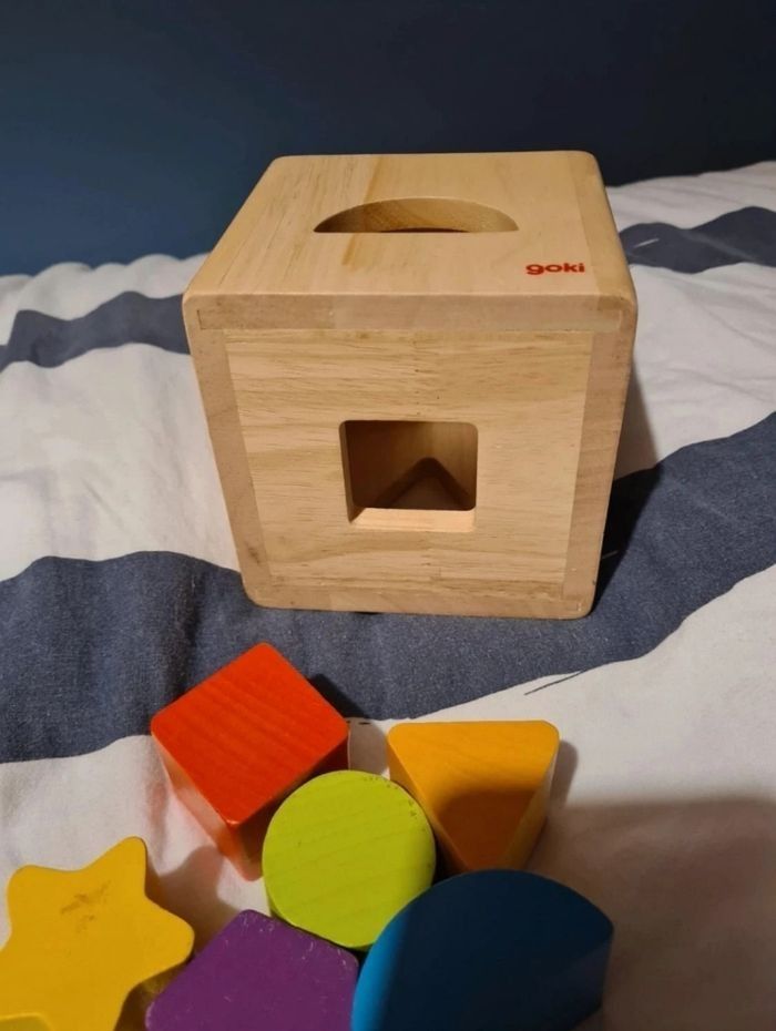 Jeu en bois - a empiler et a encastrer des formes - photo numéro 7