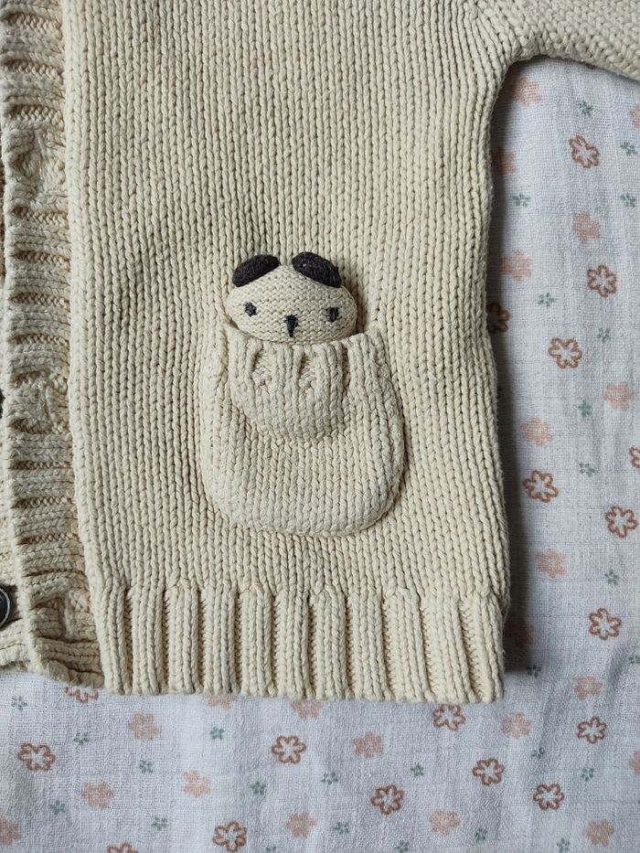 Gilet à capuche beige mixte Kiabi - Taille 18 mois - Très bon état - photo numéro 2