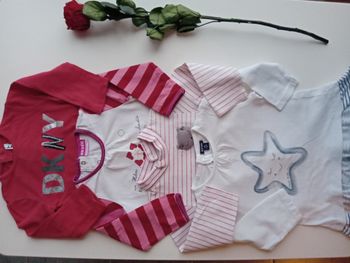 Lot de 4 t-shirts à manches longues 9 mois