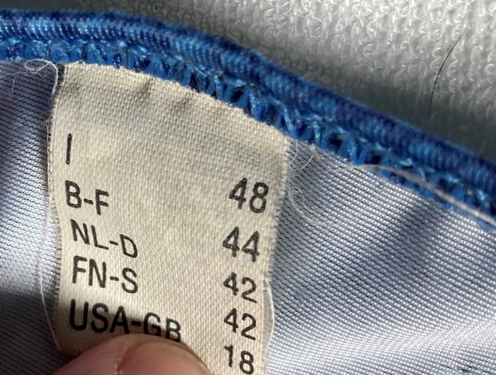 Maillot 2 pièces bleu motifs serpent taille 42/44 - photo numéro 5