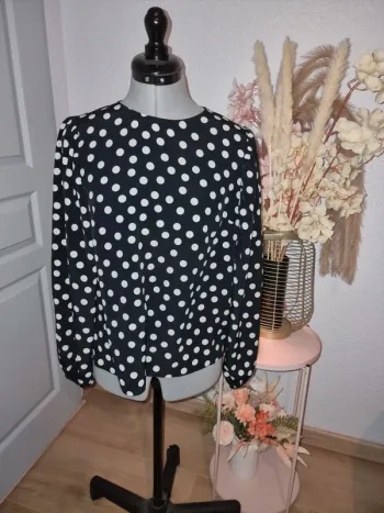 Blouse noire à gros pois blancs – Style Rétro Chic