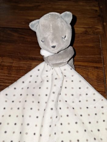 Doudou chat et son mouchoir à pois obaïbi