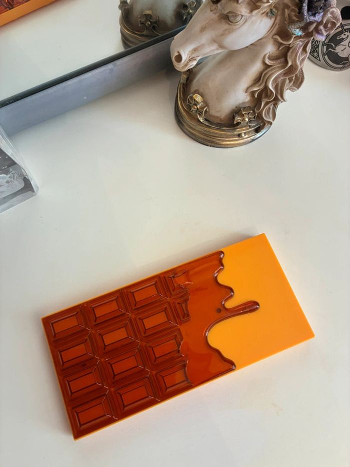 Palette chocolate Honey, 18 fards irisés, Makeup Revolution. - photo numéro 2