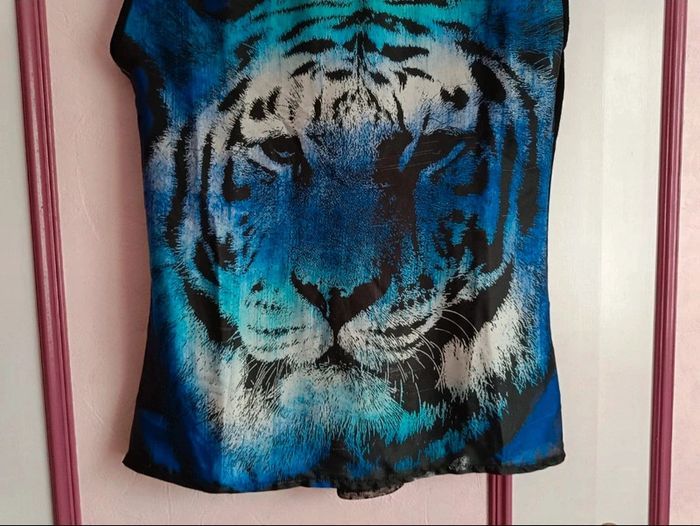 Haut noir bleu motif "Lion" T.L(40) - photo numéro 5