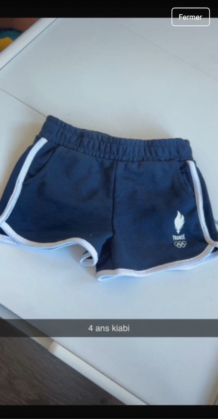 Short fille