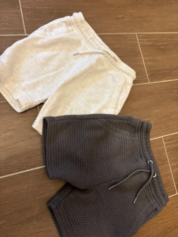 Lot 2 shorts