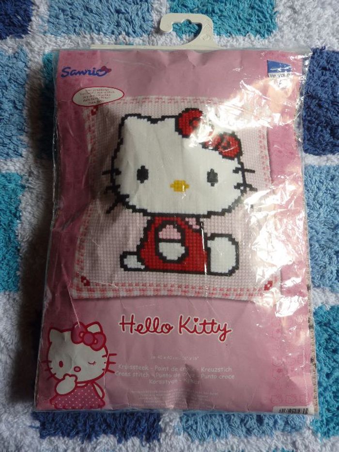 Kit coussin Hello Kitty