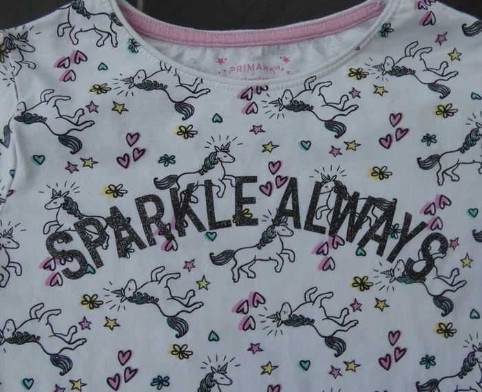 Joli tee-shirt "licornes" à paillettes fille 10-11 ans Primark - photo numéro 2