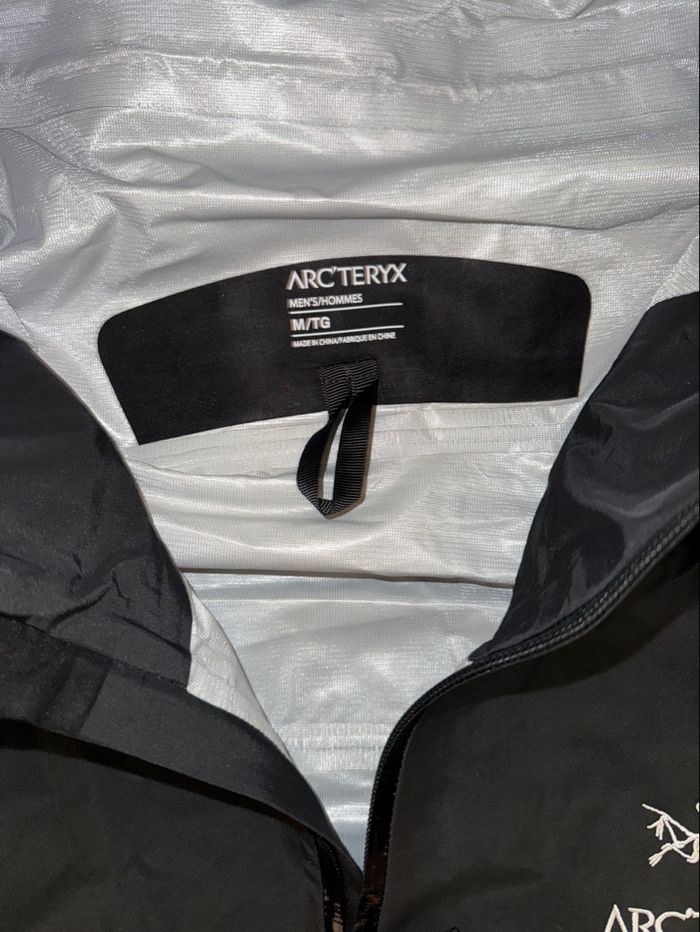 Veste Arc’teryx Gore-Tex noire – Veste technique outdoor – Taille M – Neuve avec étiquette - photo numéro 8