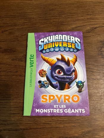 Livre la bibliothèque verte, Skylanders, univers Spiro et les monstres gérants