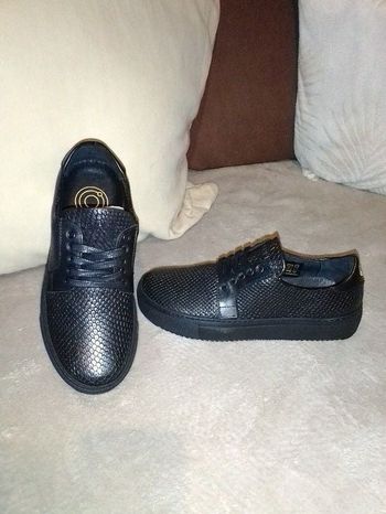 Baskets Delta croco noir t.38