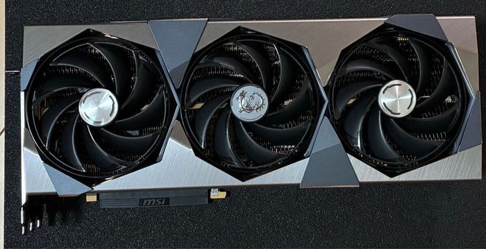 MSI-RTX-4090-SUPRIM. - photo numéro 3