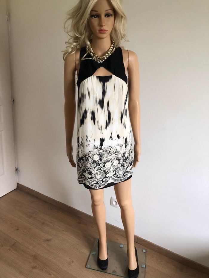 Robe noire et écrue sans manches Silence Noise taille XS jamais portée - photo numéro 3