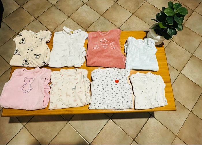 Lot de 8 pyjamas multiples marques - photo numéro 2