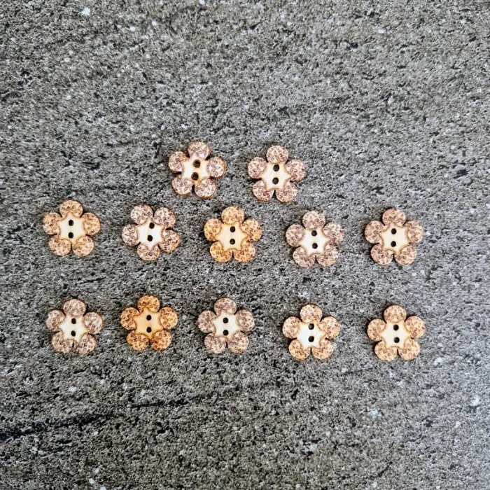 Lot de 12 boutons fleurs en bois