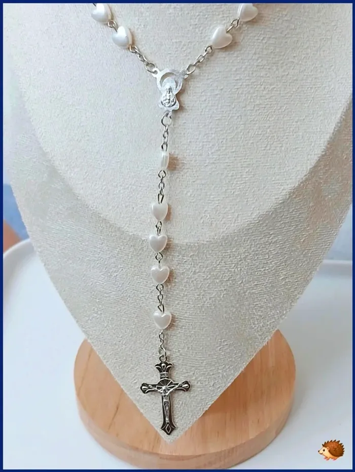 Collier chapelet argenté avec perles cœur et croix – style Trendy Chic - photo numéro 2