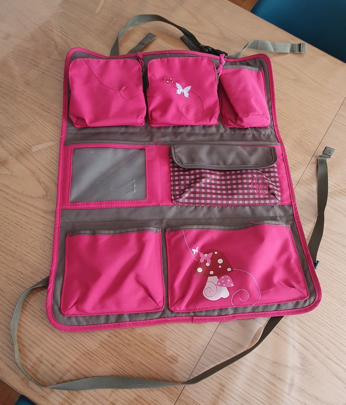 Organisateur enfant voiture rose Lassig