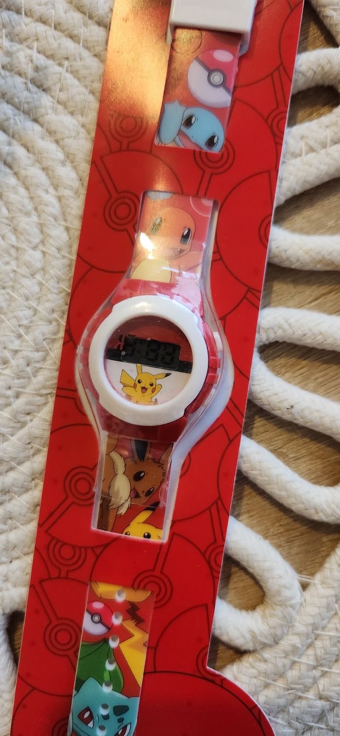Montre Pokemon Rouge Neuve - photo numéro 6