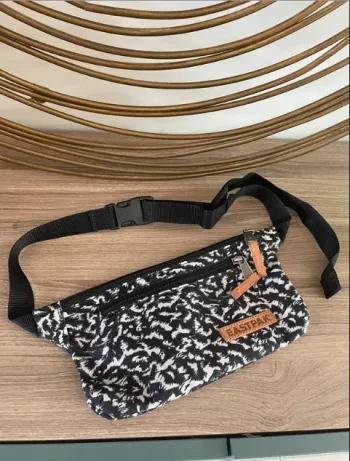 Banane Eastpak