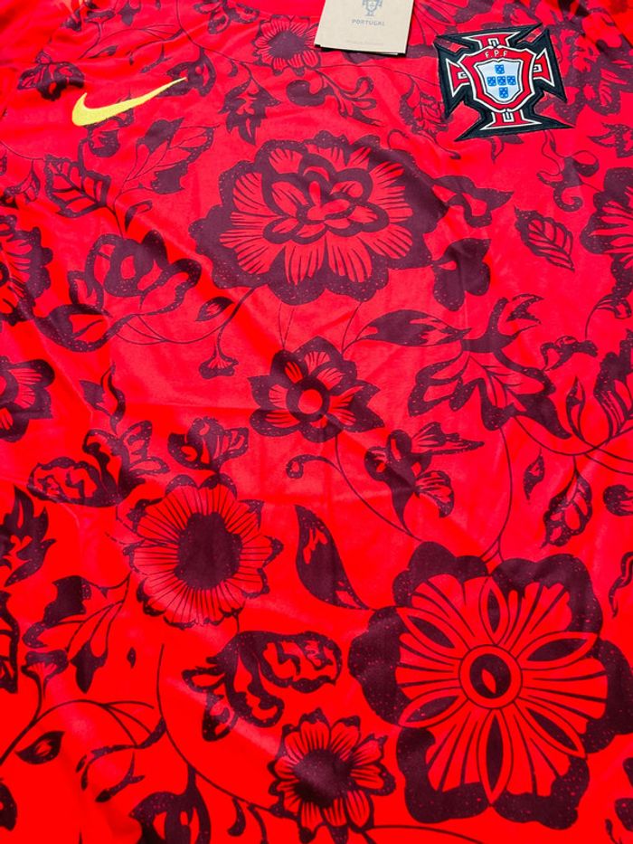 Maillot concept foot Portugal rouge fleurs taille S - photo numéro 4
