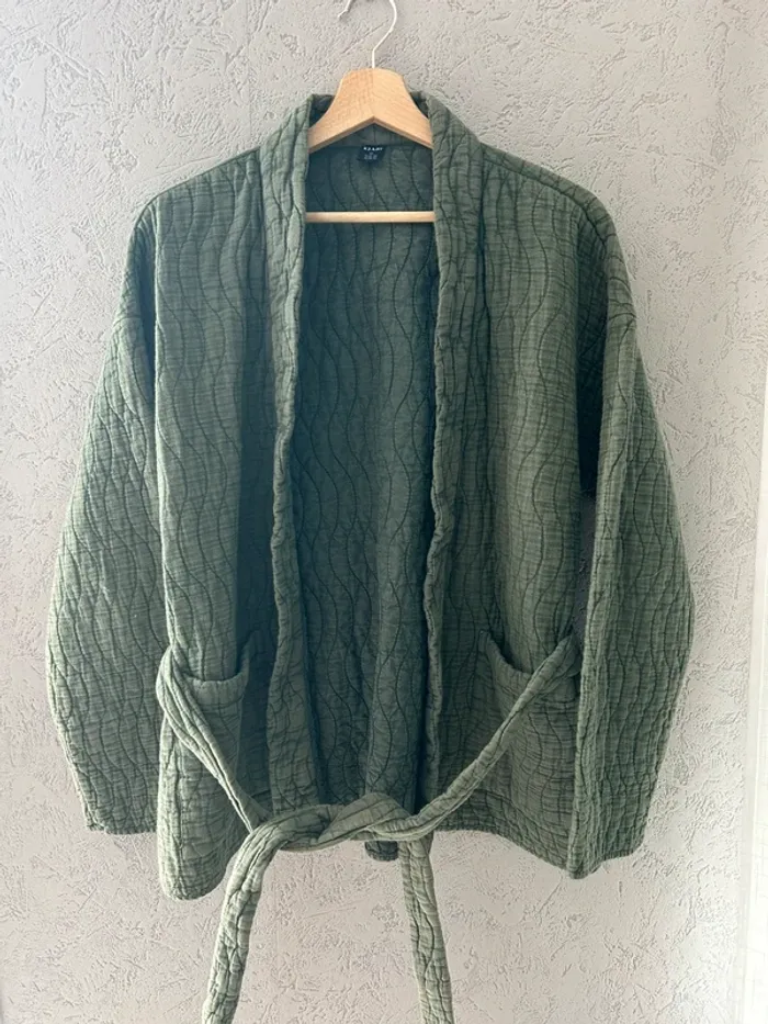 Veste matelassé avec ceinture