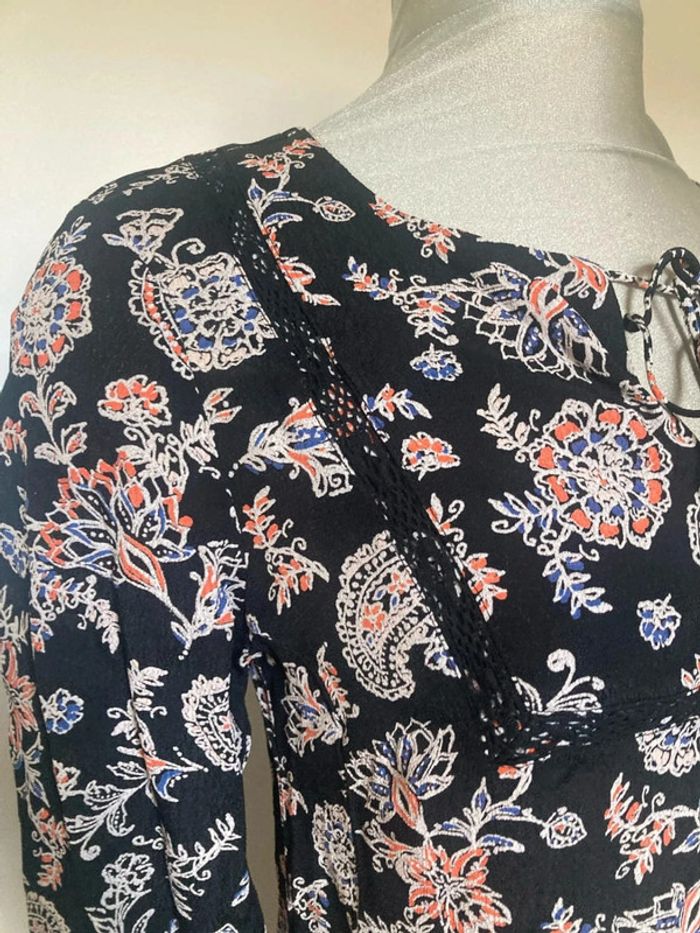 Robe noire à fleurs - photo numéro 3
