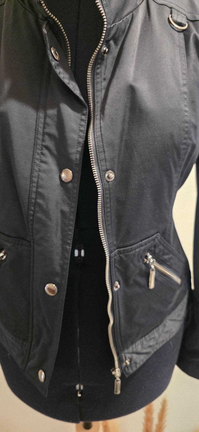 Blouson court aspect satiné - photo numéro 3