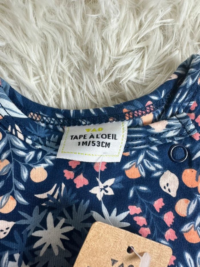 Barboteuse tape à l’œil taille 1 mois - photo numéro 3