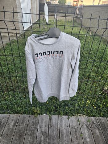 Sweat shirt in extenso Taille 14 ans