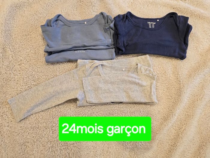 Lot bodies garçon 24mois