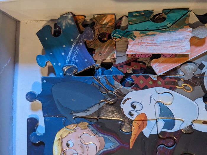 Lot de 2 puzzles 50 pieces Cars et Reine des neiges - photo numéro 4