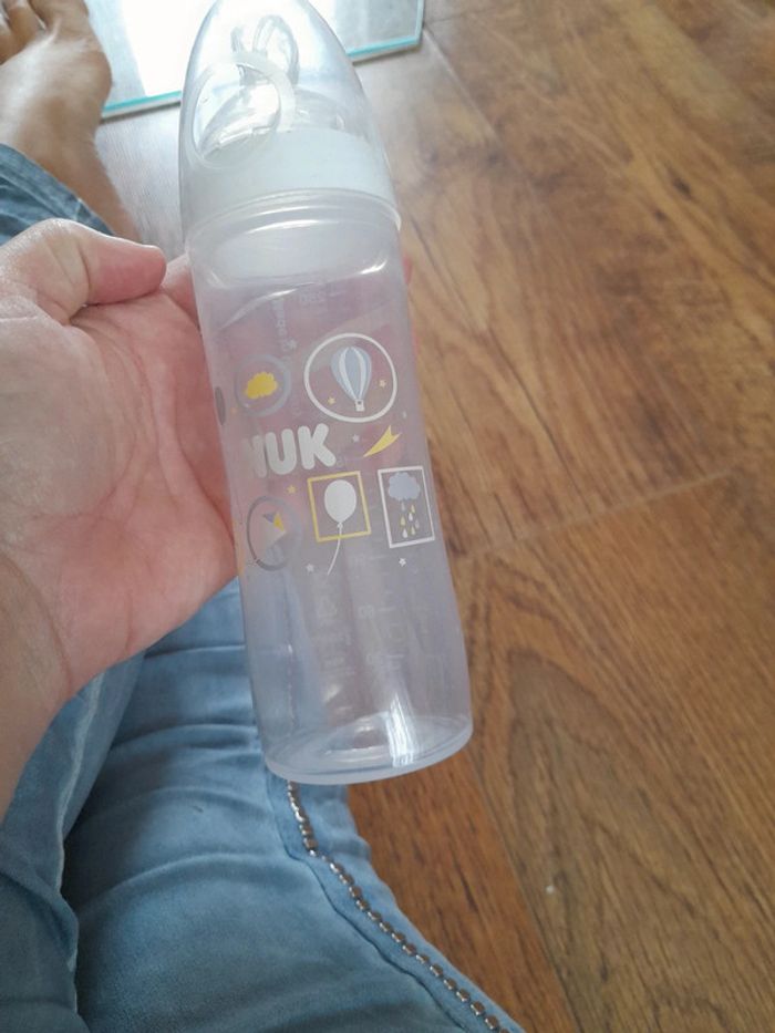 Biberon NUK anti colique 250ml