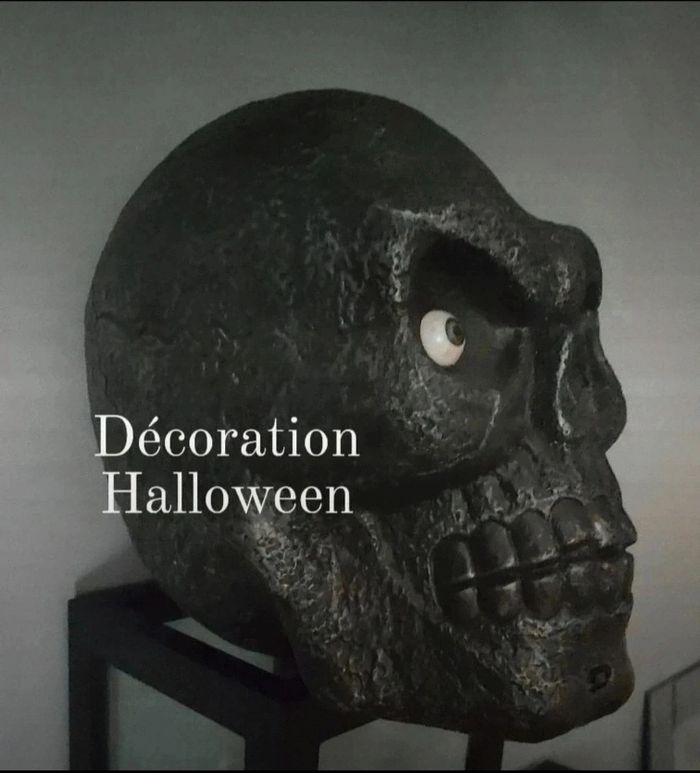 Décoration Halloween crane avec son et lumière (30 cm)