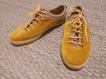 Baskets Camoer velour jaune 41