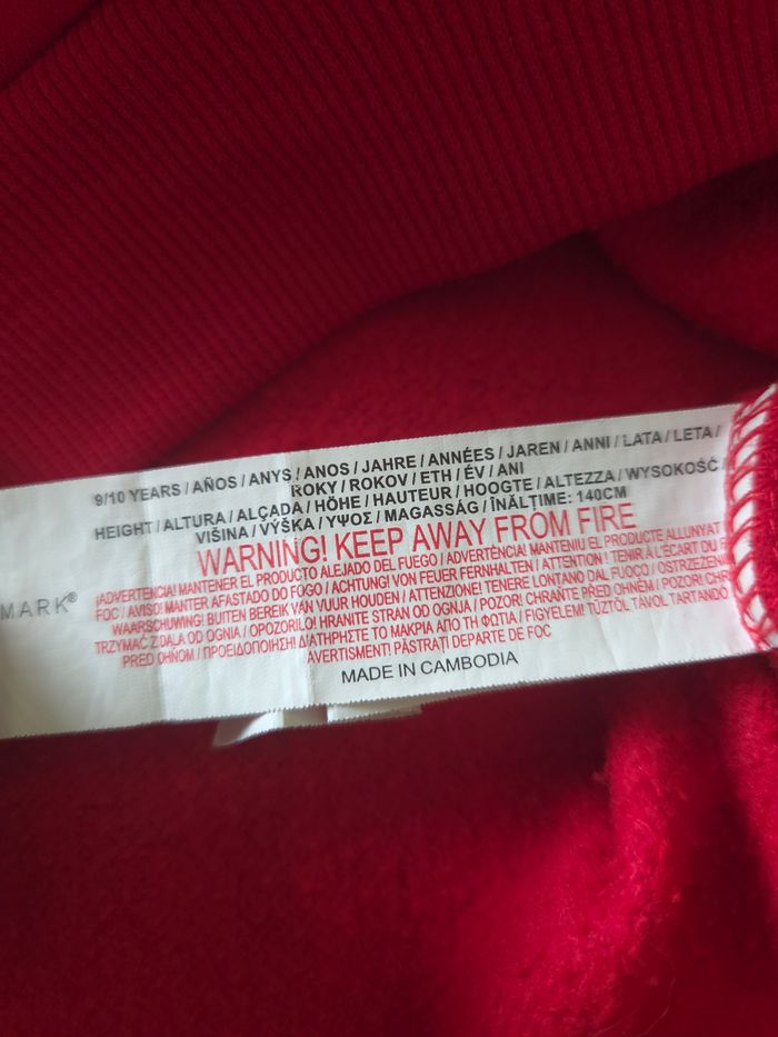 Sweat rouge Primark "sk8ter" worldwide  nyc.brklyn- Taille 9/10 ans - photo numéro 4