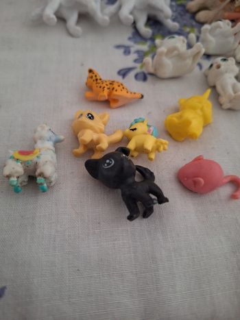 Figurines différentes