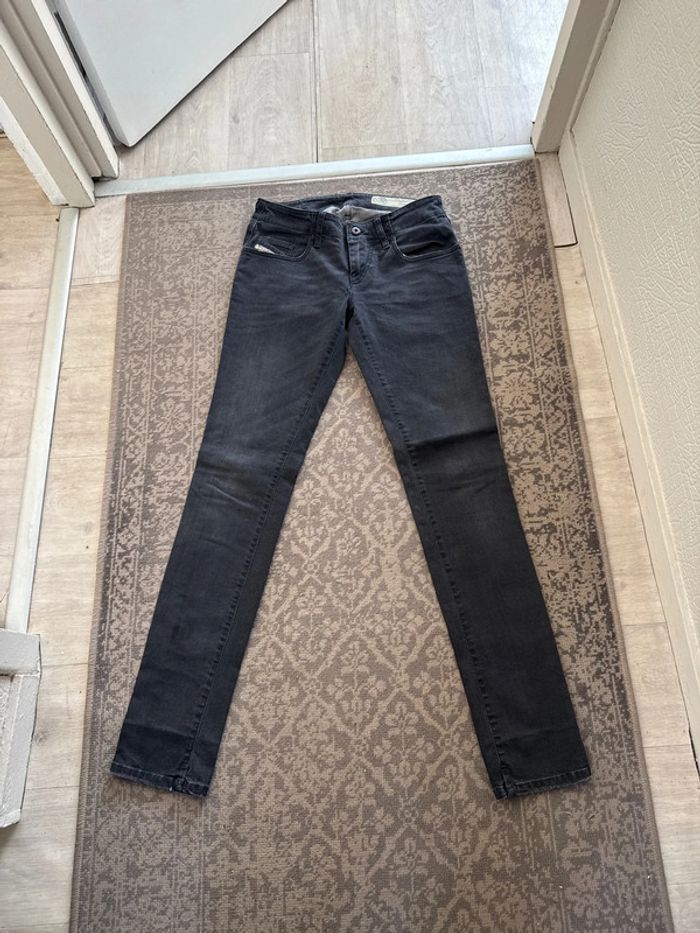 Jean slim noir Diesel Femme – W25 L30 – Bon état
