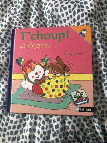 Tchoupi se déguise