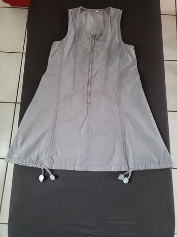 Robe sans manches effet peau de pêche