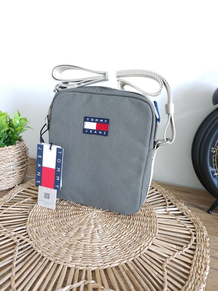 Saccoche à bandoulière Rétro Kaki Tommy Jeans - photo numéro 4
