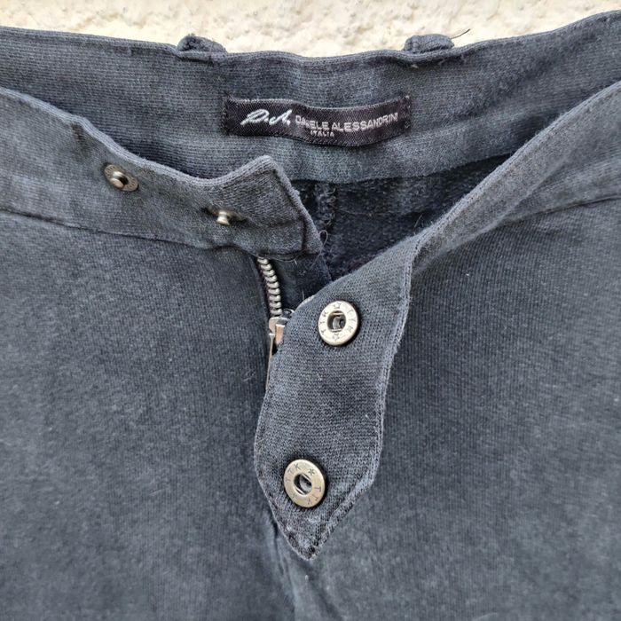 Pantalon garçon 12 ans noir chic en très bon état - photo numéro 4