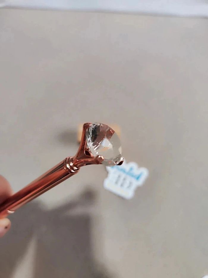 Stylo bic en métal avec diamant - photo numéro 4