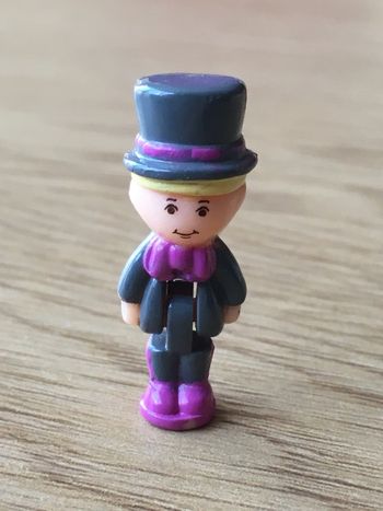 Polly Pocket figurine