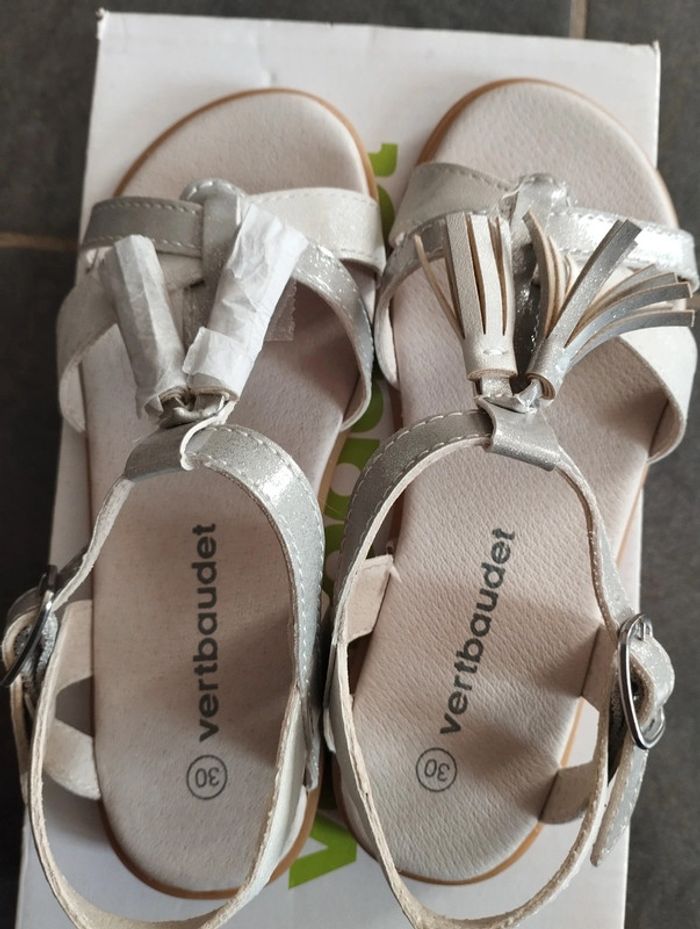 Sandales ouverte Vertbaudet taille 30 neuve avec étiquette - photo numéro 3