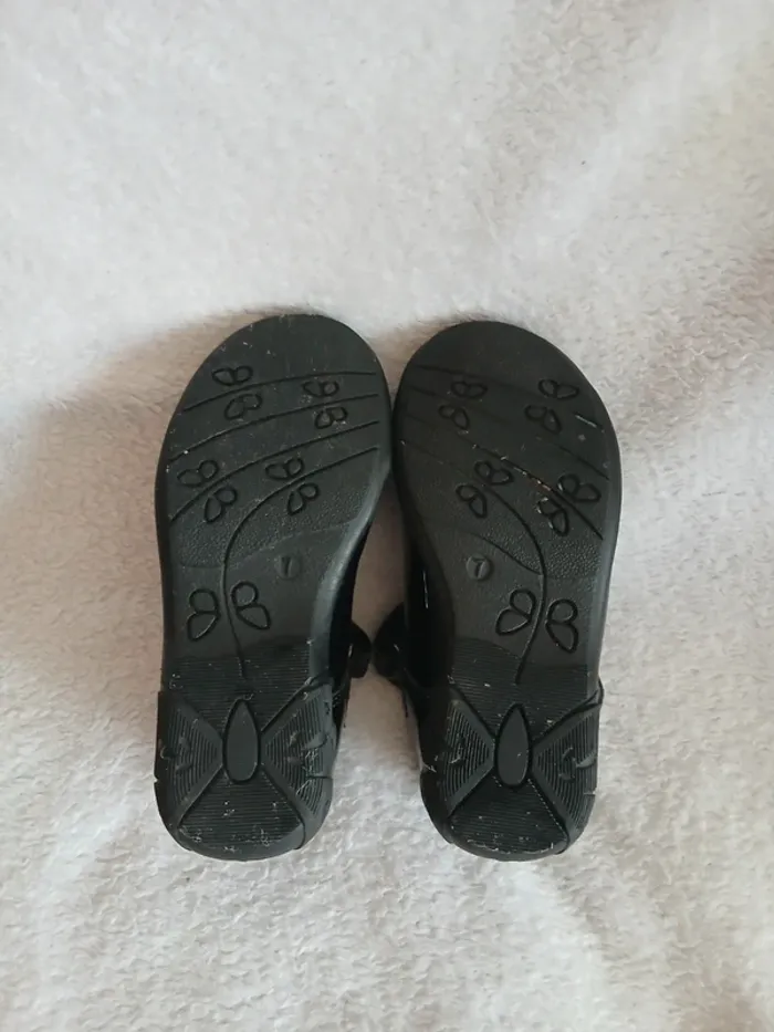 Jolies Ballerines vernies pointure 24 - photo numéro 6