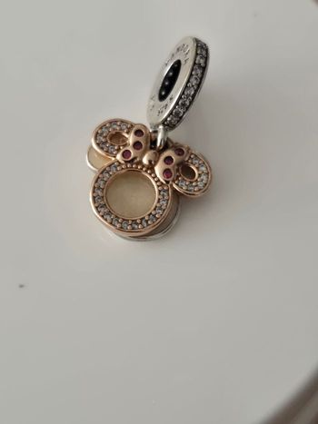 Pandora minnie charm